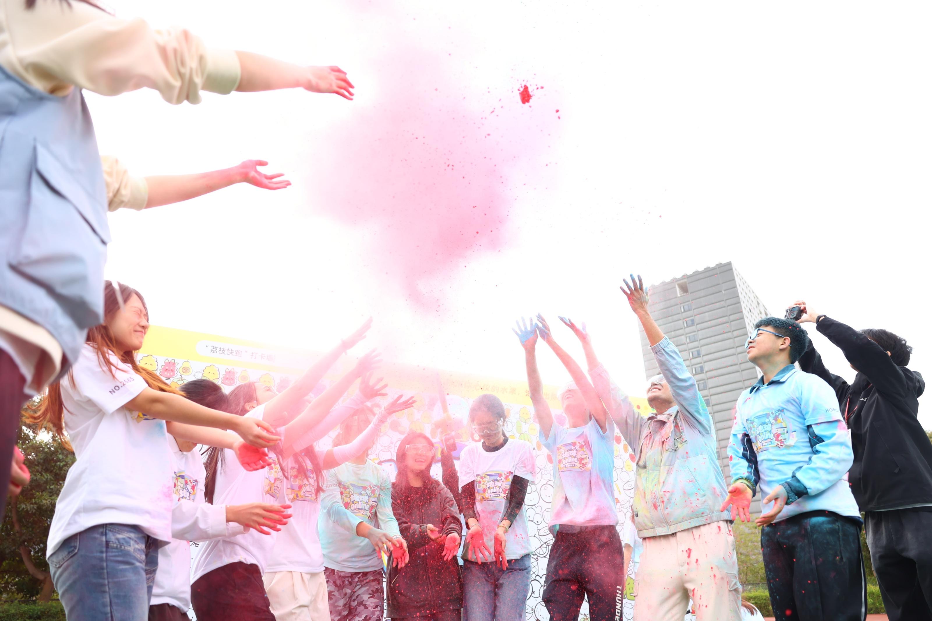 Shenzhen University's 2025 "Earth Online" Lychee Run kicks off with enthusiasm