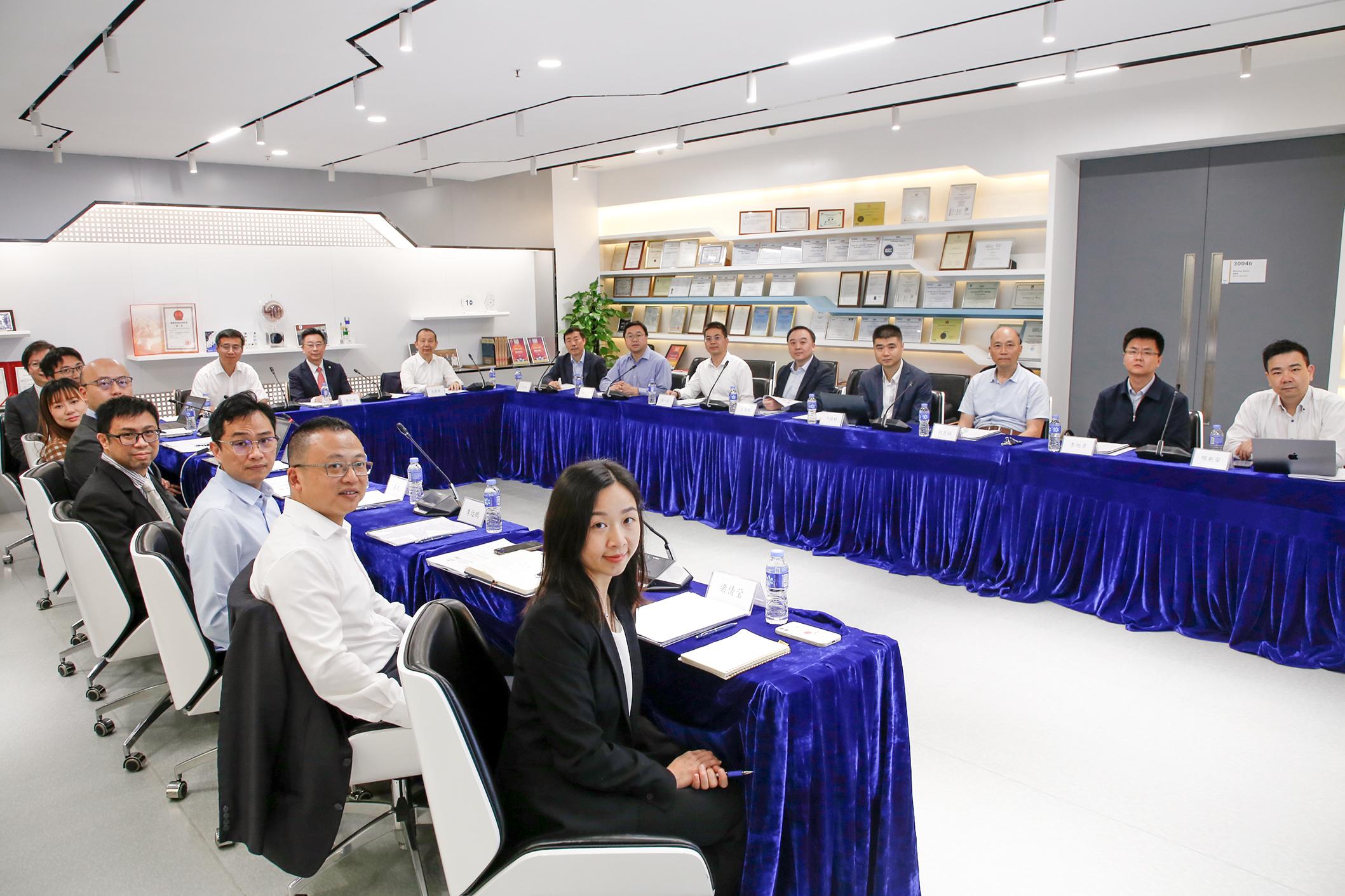 Academician Mao Junfa, President of Shenzhen University, leads a delegation to visit academic institutions in Macau